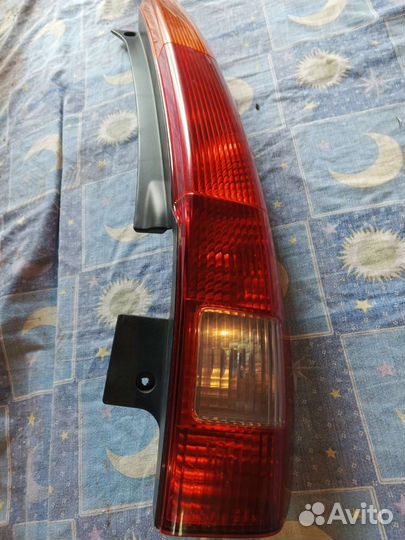 Фонарь задний правый honda cr-v 2