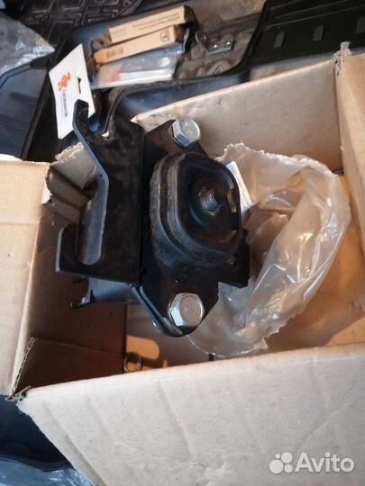 Усиленная левая опора кпп на весту