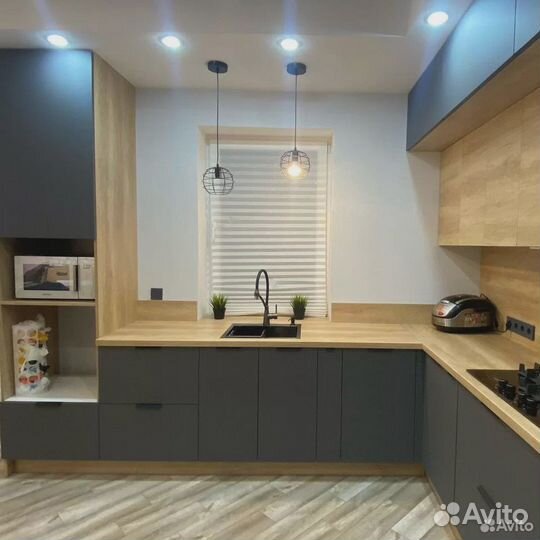 Двухуровневый кухонный гарнитур