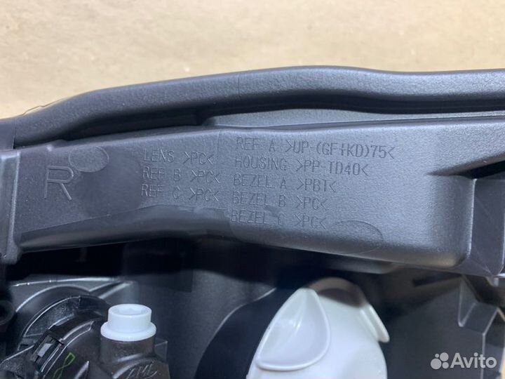 Фара передняя правая LADA X-Ray