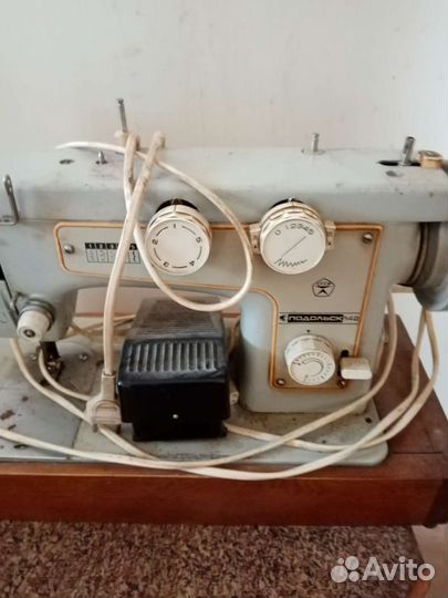 Швейная машина Подольск 142