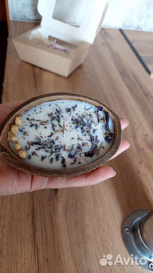 Свеча в кокосе