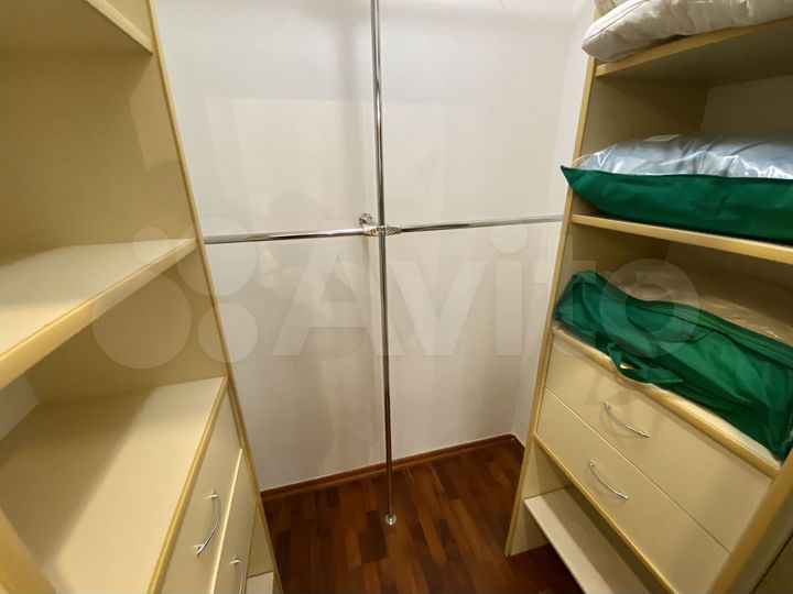 3-к. квартира, 100 м², 2/5 эт.