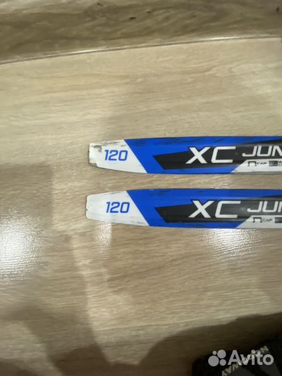 Беговые лыжи с ботинками и палками