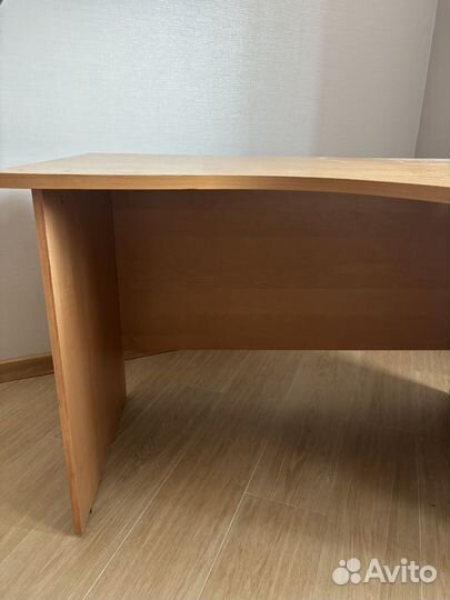 Офисная мебель стол