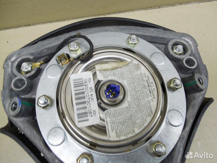 Подушка безопасности в рулевое колесо A4 B6 2000-2