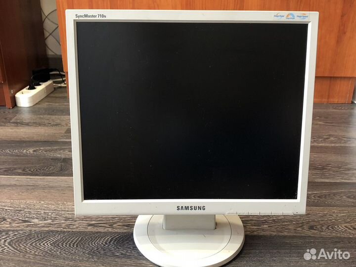 Монитор Samsung