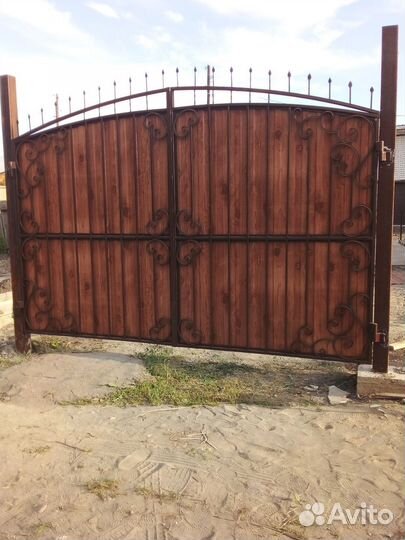 Ворота распашные кованные