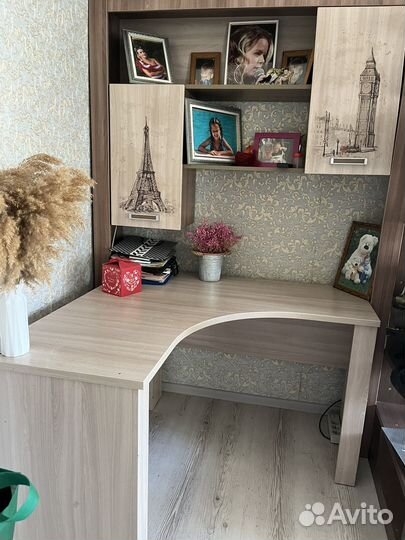 Стол для компьютера