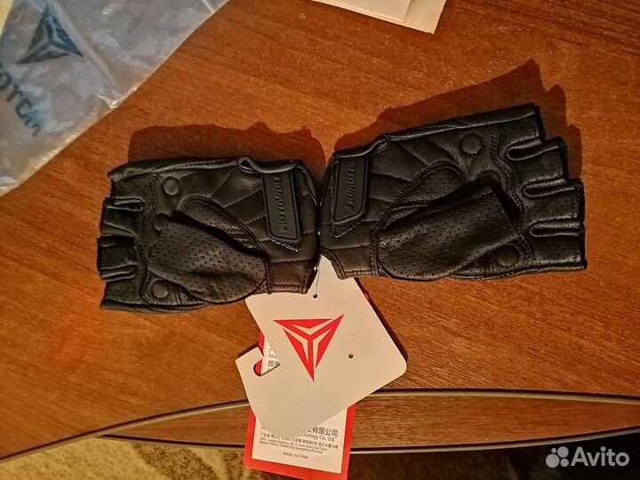 Перчатки без пальцев мужские