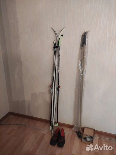 Лыжи беговые, палки, крепления и ботинки