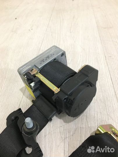 Ремень безопасности задний левый Mercedes Benz