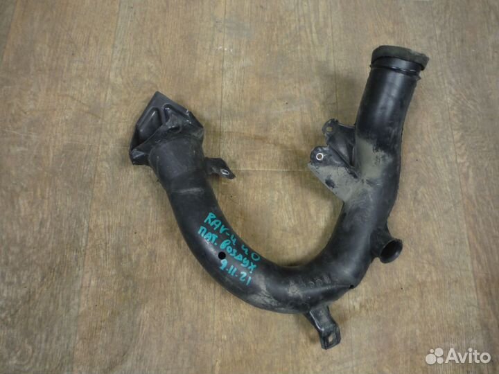 Патрубок воздуховода Toyota RAV4 (XA40) 2015