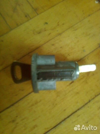 Личинка для замка и замки