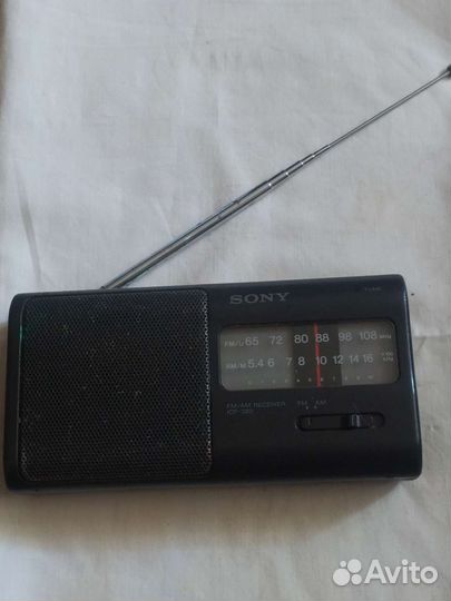 Радиопремник карманный sony ICF-380. Рабочий