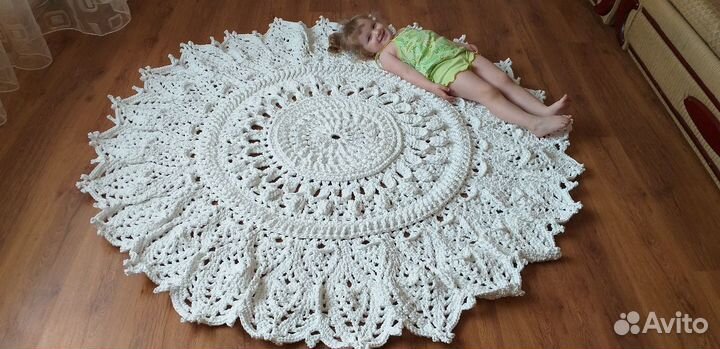 Ковёр из полиэфирного шнура крючком,свяжу на заказ