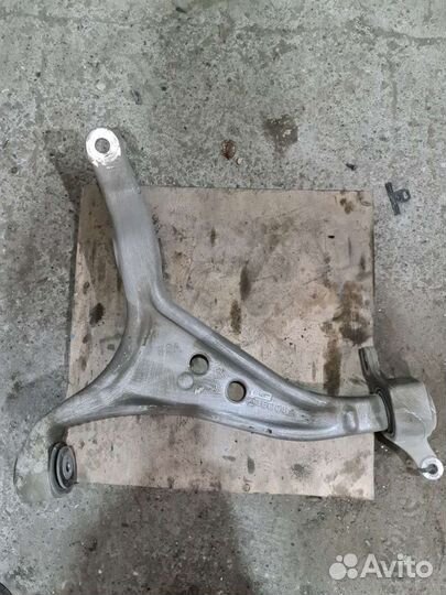 Рычаг передний правый нижний Mercedes W166