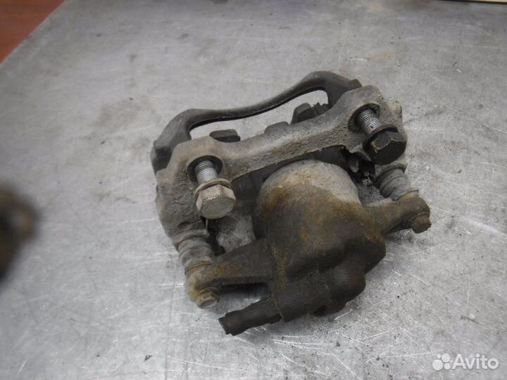 Суппорт передний правый Opel Corsa D Z12XEP 2007