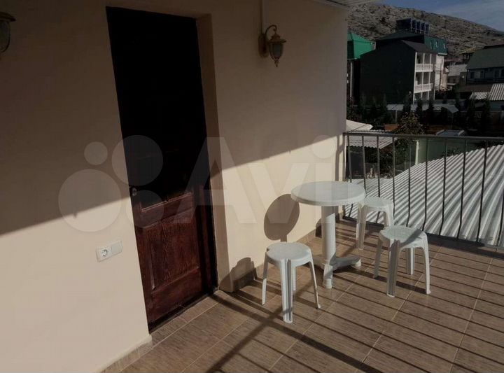 Комната 10 м² в > 9-к., 2/2 эт.