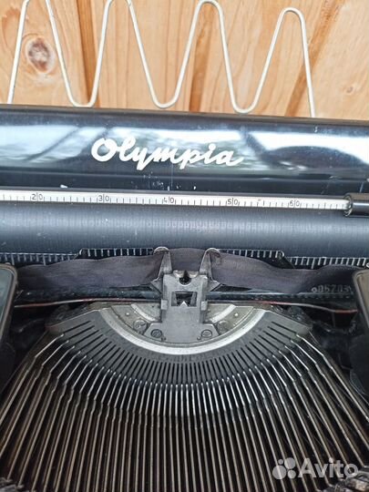 Печатная пишущая машинка Olympia Progress