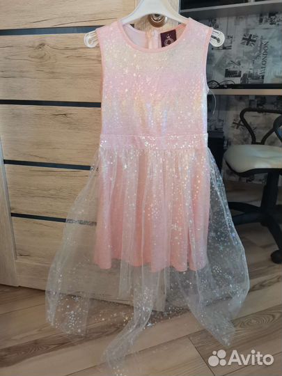 Платье для девочки праздничное