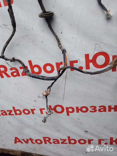 Проводка двери багажника Nissan Vanette SK82