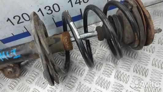 Стойка передняя правая toyota RAV 4 ZSA3 (BML01N50