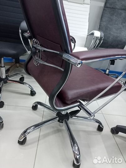 Кресло Метта 29 кожа (перфорир) бордо