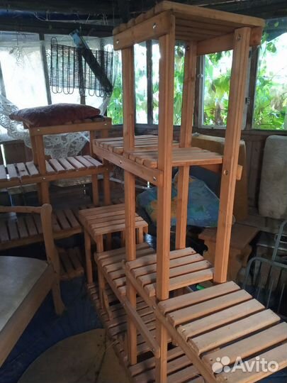 Полки стеллажи для цветов/кошек