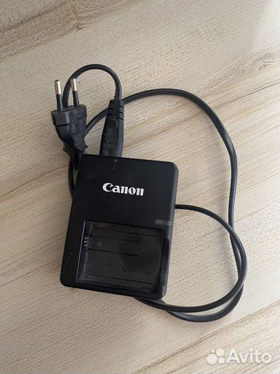 Зеркальный фотоаппарат canon 450d