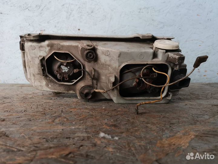 Фара правая Volkswagen Passat B4 (1993 - 1997)