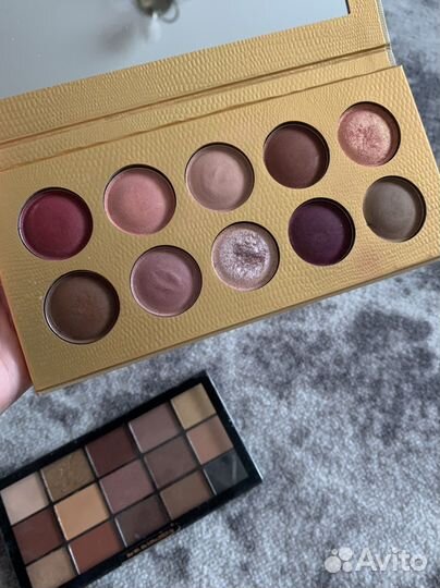 Палитра теней Revolution