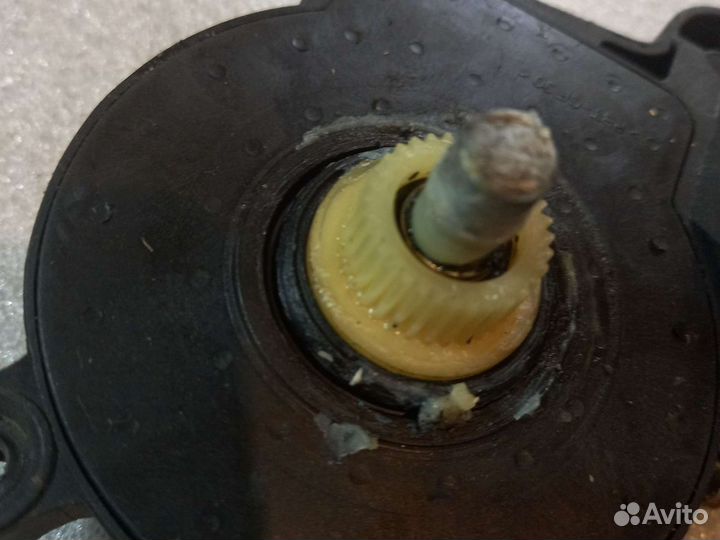 Мотор стеклоподъемника BMW3 E46