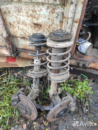 Амортизатор правый всборе пежо партнер 2008г