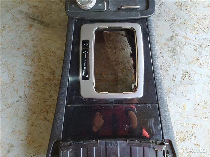 Подлокотник Mercedes C-Class W204