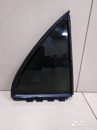 Стекло двери задней правой форточка Toyota Corolla