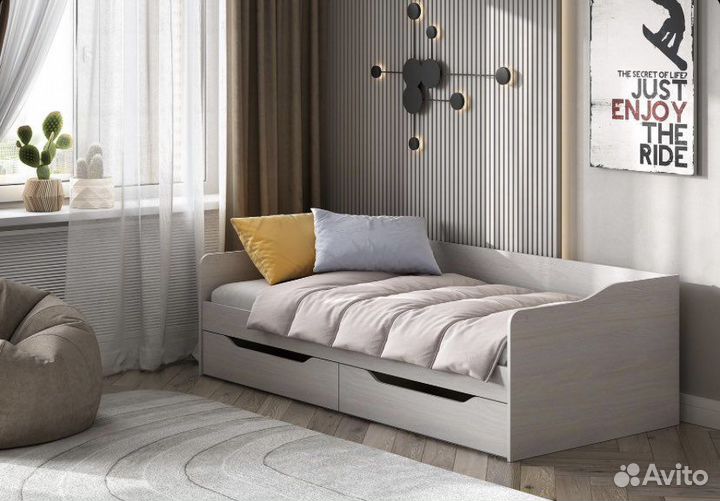Кровать с ящиками