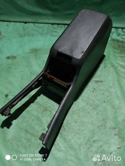 Подлокотник Mercedes-Benz E W210