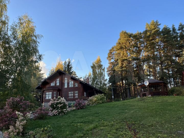 Коттедж 191 м² на участке 100 сот.