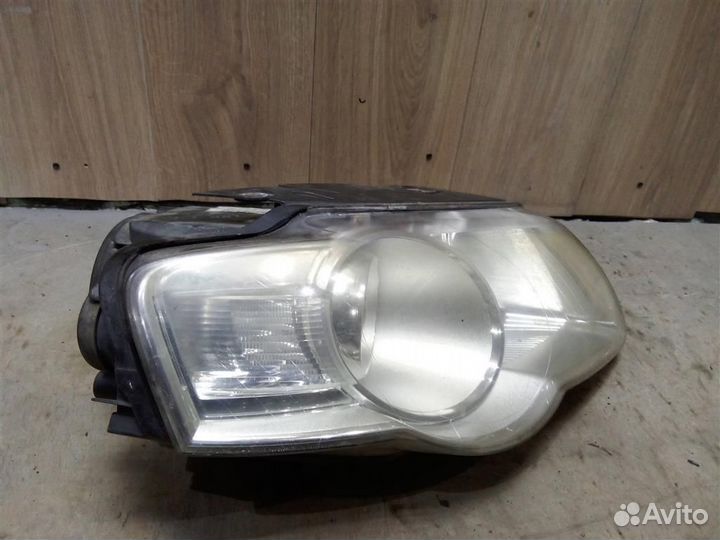 Фара правая от VW Passat (B6) 2005-2010