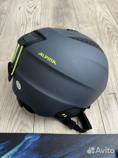 Горнолыжный шлем