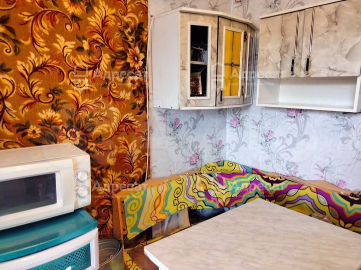 Комната 14 м² в 8-к., 3/5 эт.