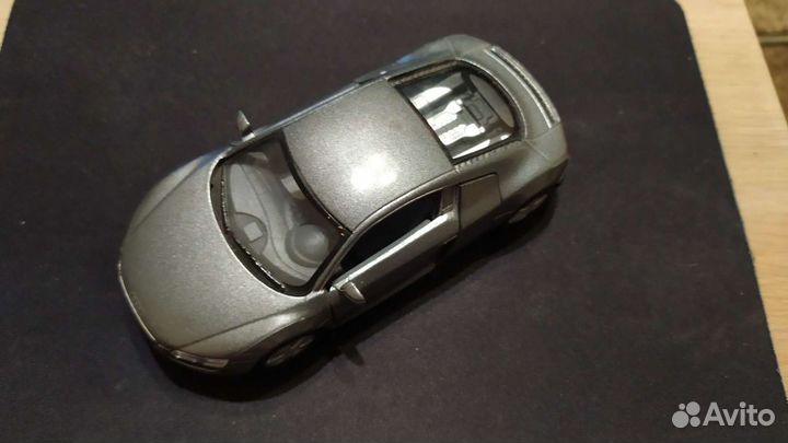 Модель audi R8 m1/36