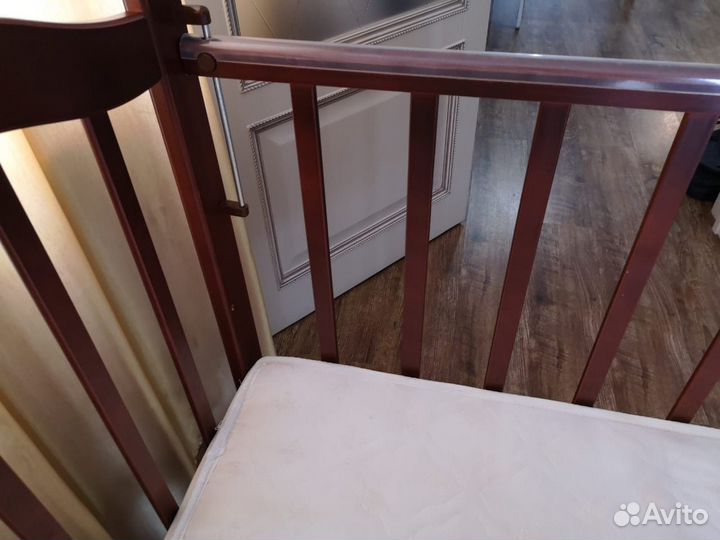 Кроватка с матрасом