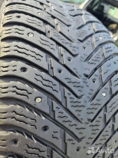 Nokian Tyres Hakkapeliitta 8 215/55 R17 98T