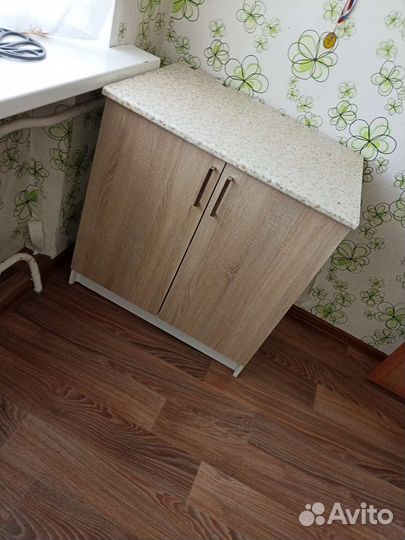 Кухонный стол