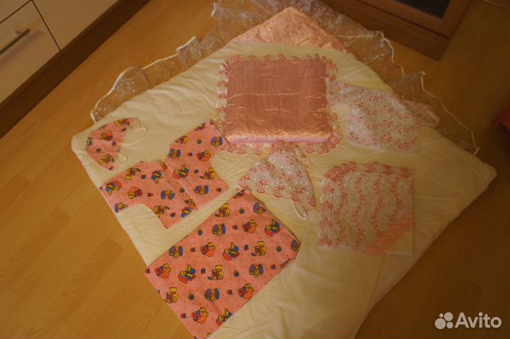 Комплект на выписку для девочки в отличном состоян