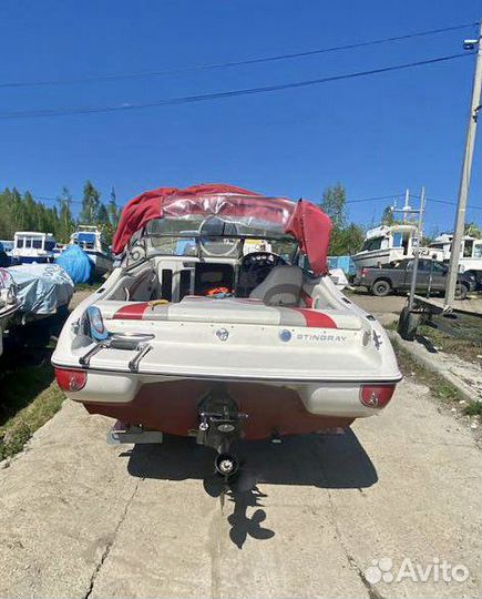 Американский катер Stingray 200cs