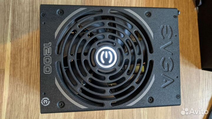 Блок питания evga SuperNova 1200 P2 Platinum