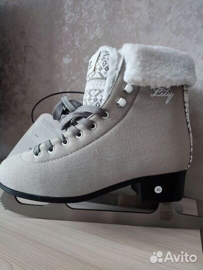 Коньки фигурные женские 40 размер